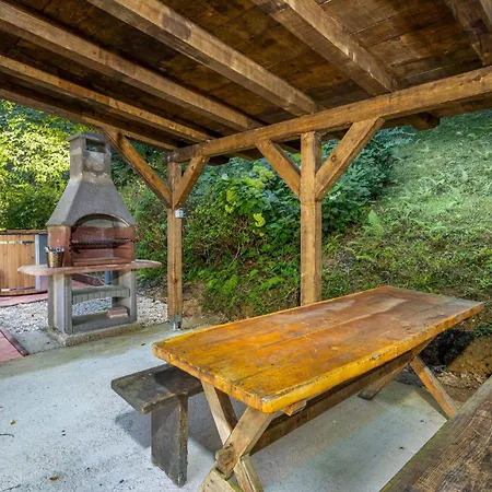 Vikendica Lovely In With Kitchen